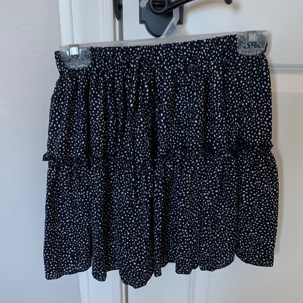 black skirt